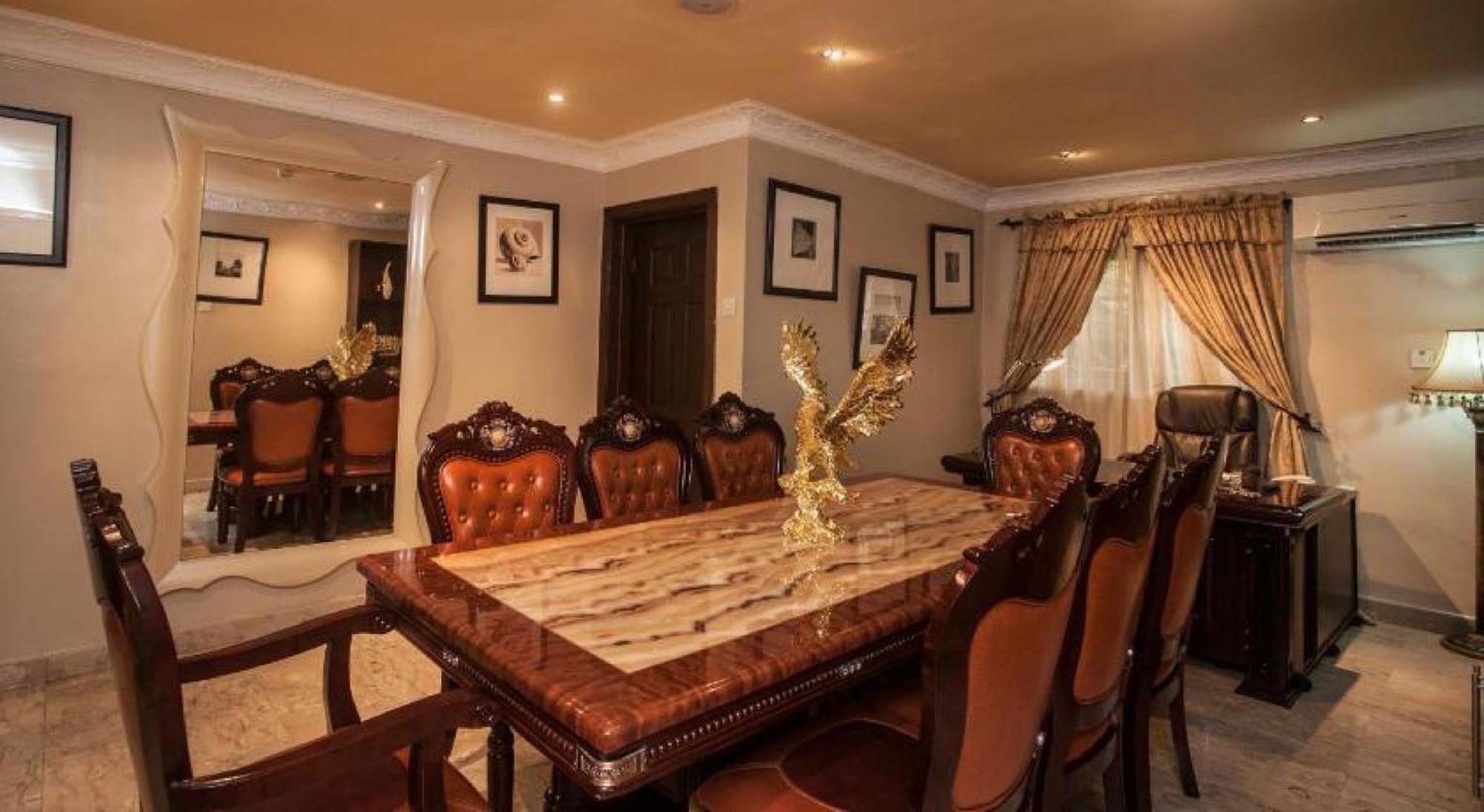 Room In Lodge - Apartment Royale Hotel-3 Bd Apartment Ikeja Exterior photo